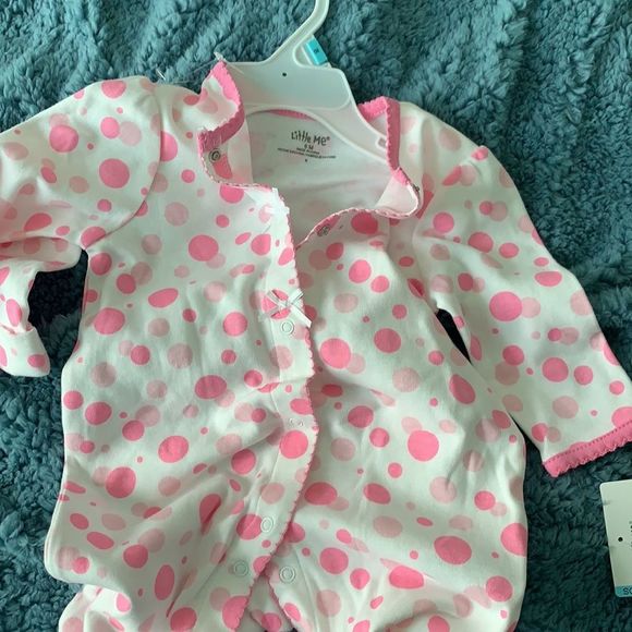 Pretty Pink/White Polka Dot 6M Onesie with Cap - Picture 2 of 9